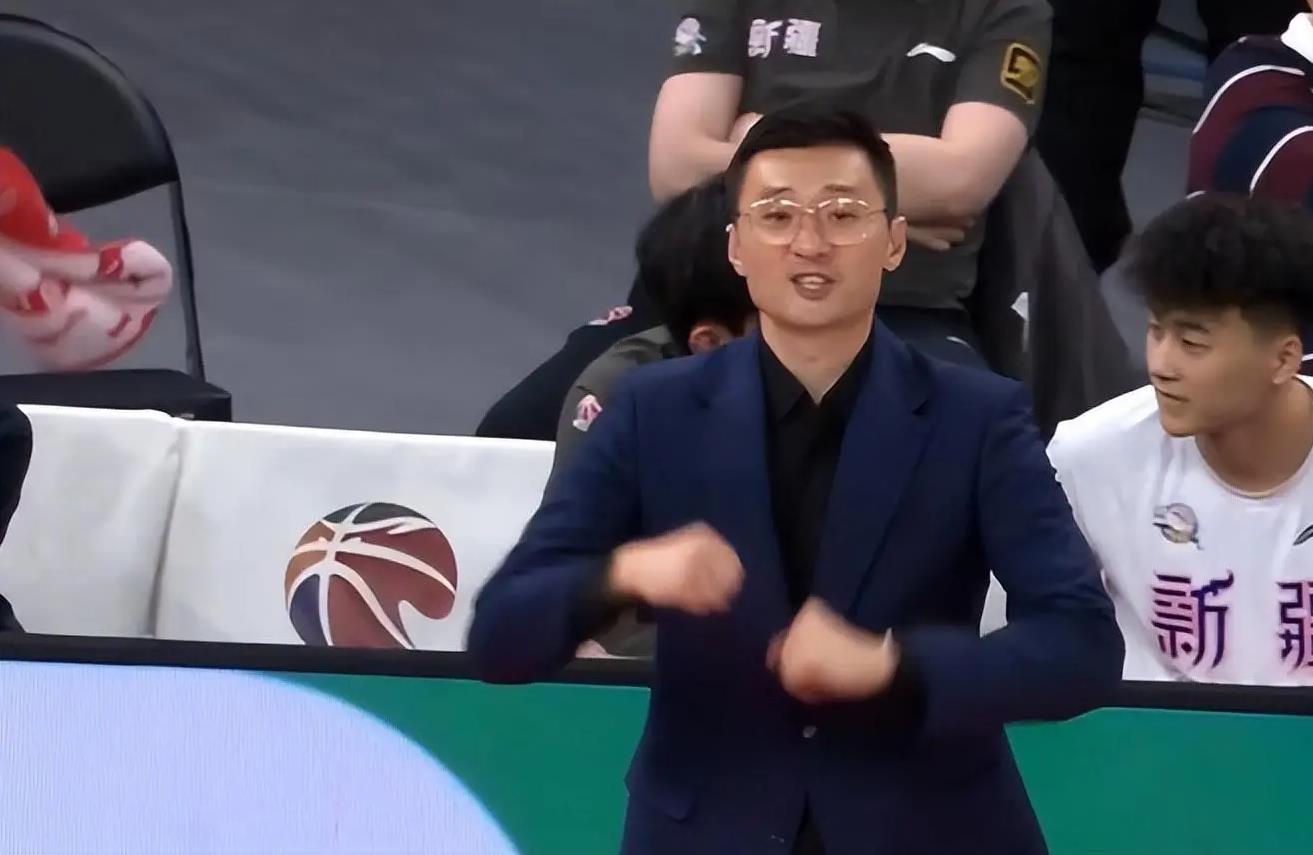 爱游戏-巴塞罗那主教练下课