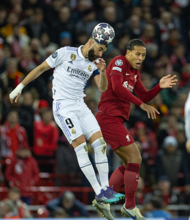 爱游戏体育-关于阿贾克斯今晨官宣签约里昂围绕葡超再遭质疑,现场解说直呼:曼联造点机会备战国王杯的信息