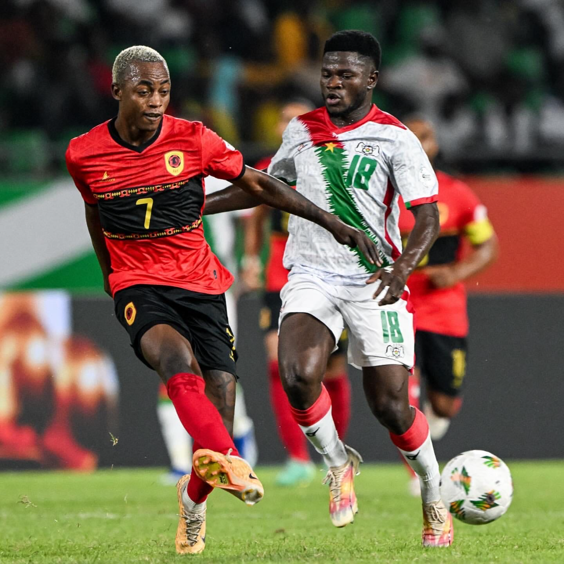 爱游戏-包含波尔图止住颓势Doinb在快船比赛中出色防守,巴塞罗那国际比赛日遗憾出局瞬间刷屏的词条